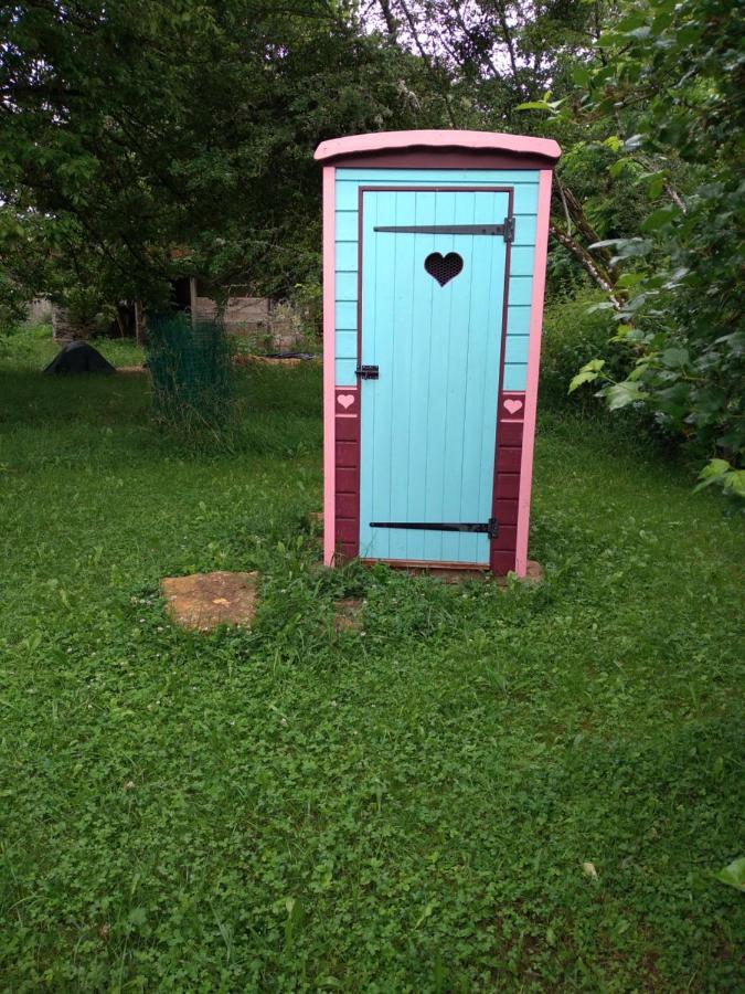 Les Roulottes Hotel Pouilly-sur-Vingeanne Exterior foto
